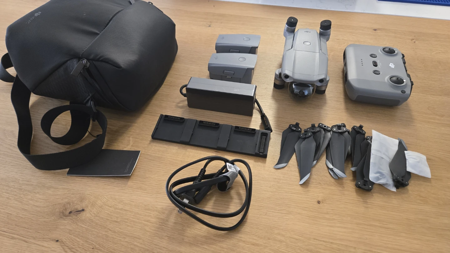 DJI Mavic Air 2 Drone Fly More Combo with 3 Batteries & Case - photo 2