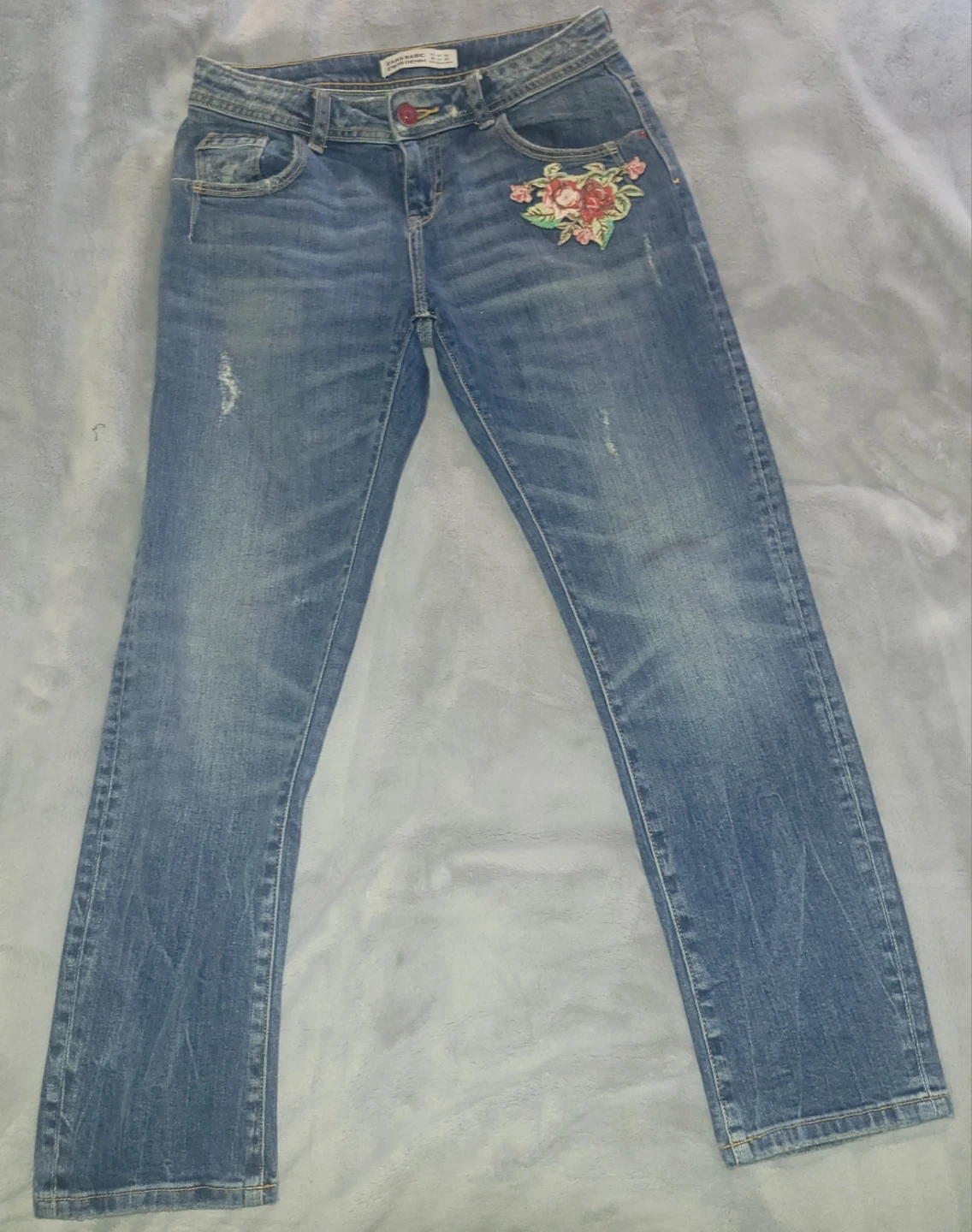 ZARA BASIC DENIM Jeans Size 32 embroidered floral