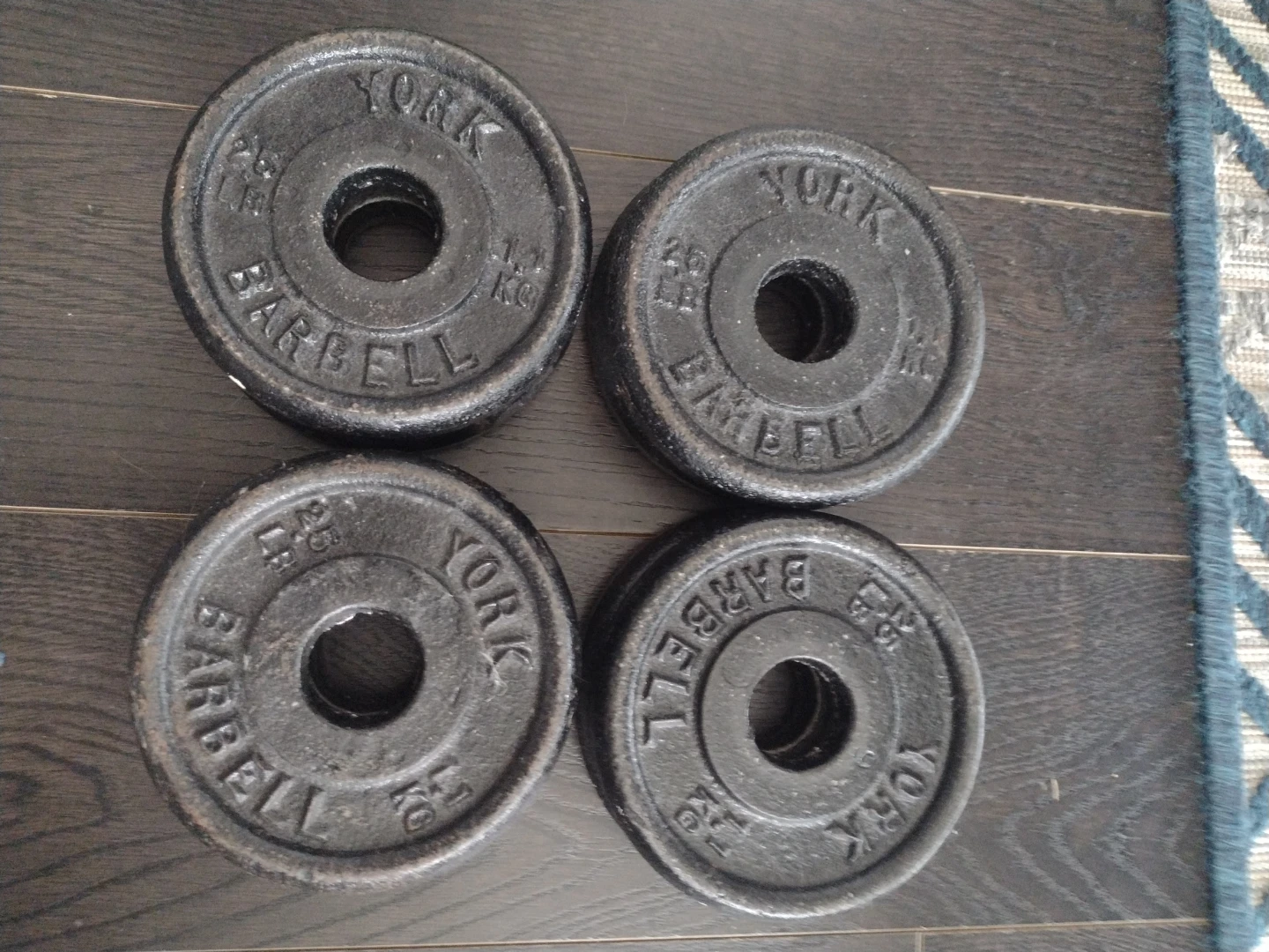 York Barbell 2.5 lb Weight Plates (Set of 8)