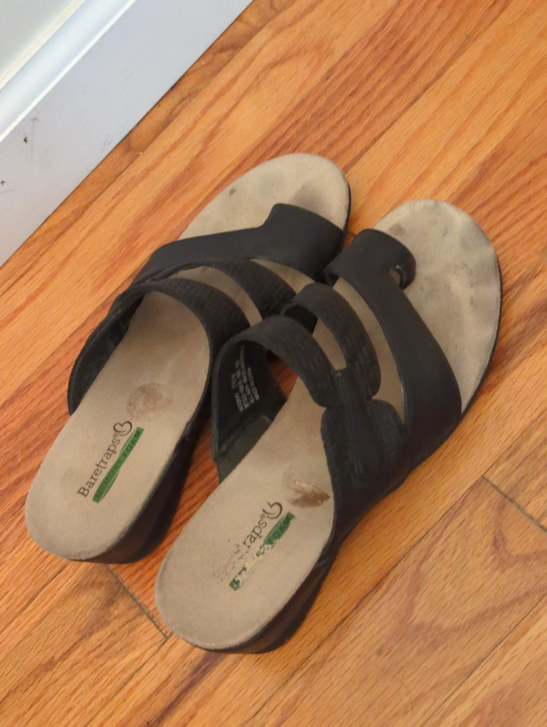 Baretraps - Black Thong Wedge Sandals