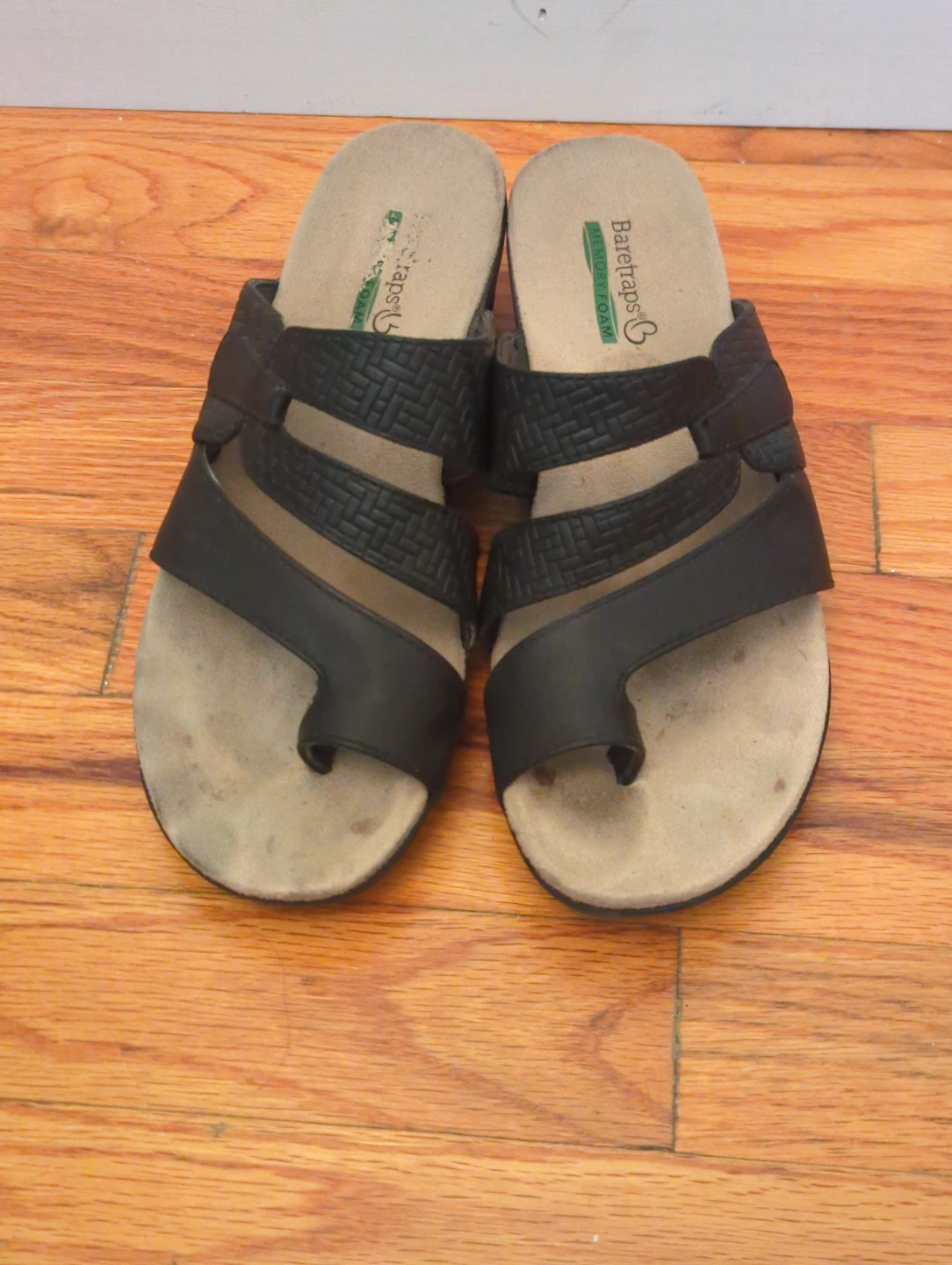 Baretraps - Black Thong Wedge Sandals - photo 2