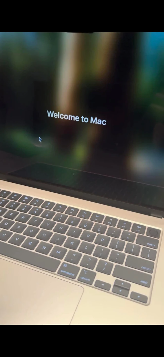 Apple MacBook