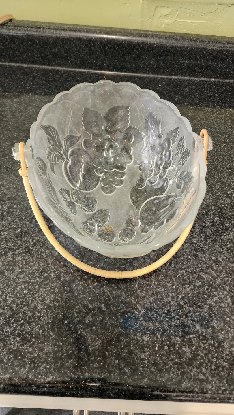 Frosted Glass Fruit Embossed Bowl with Handle - photo 3