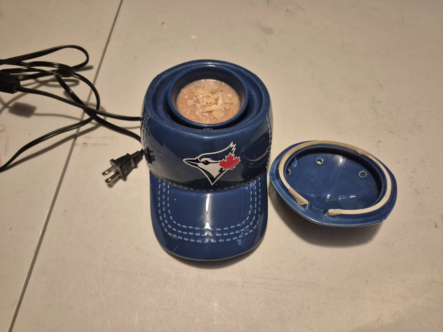 Scentsy Toronto Blue Jays Baseball Cap Wax Warmer - photo 3