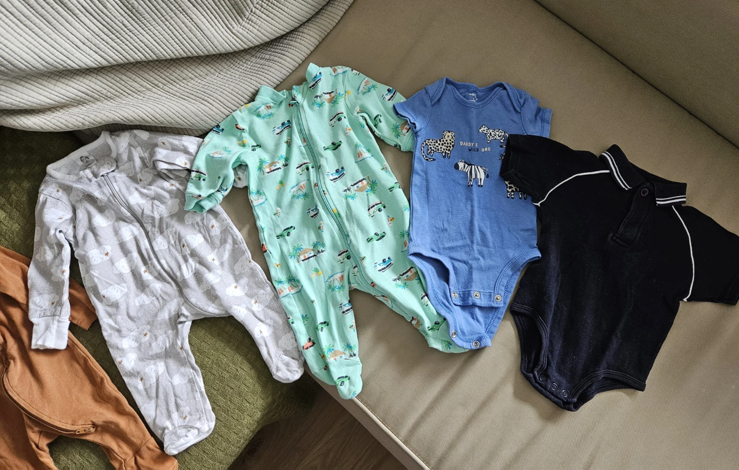 Baby boy clothes 0-3months bundle - photo 4