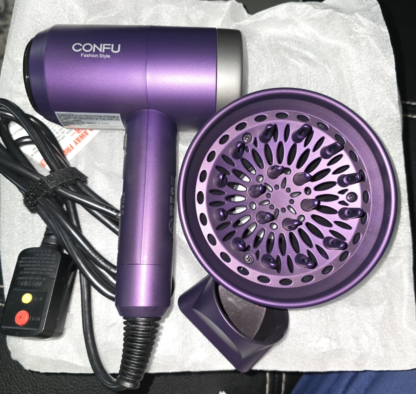 New CONFU Fashion Style Hair Dryer with Attachments - photo 4