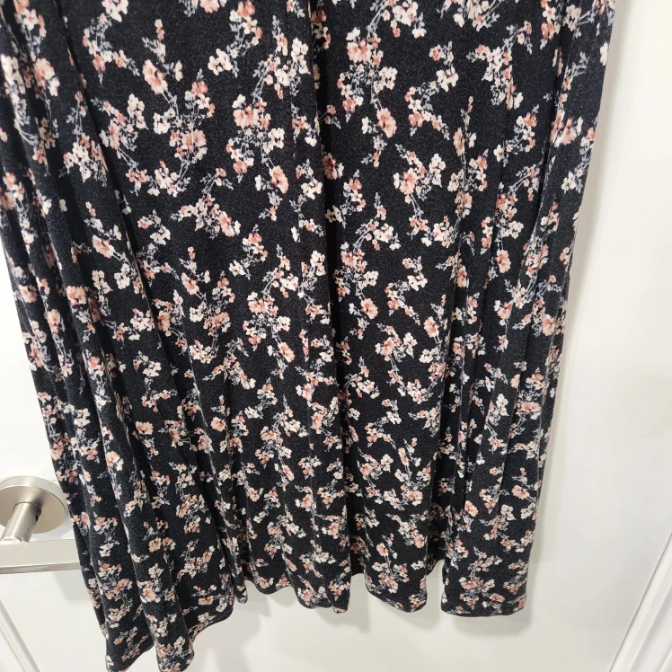 American Eagle Outfitters Black Floral Sundress - photo 3