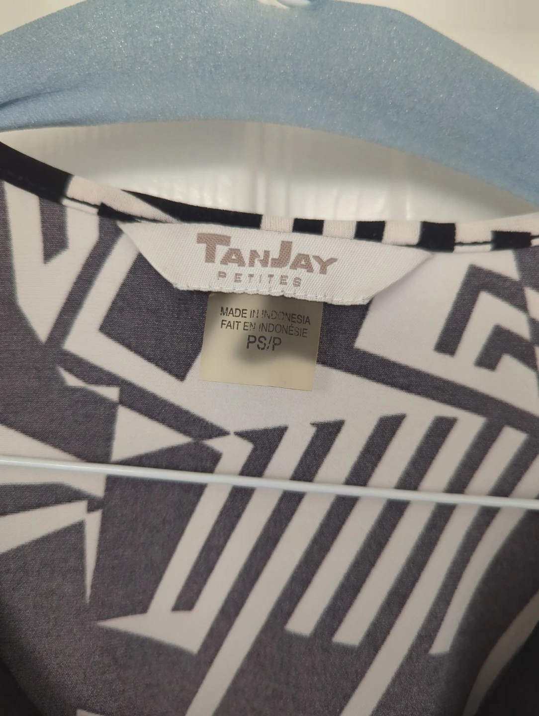 Tanjay Petites Sleeveless Black & White Geometric Top - PS/P - photo 2