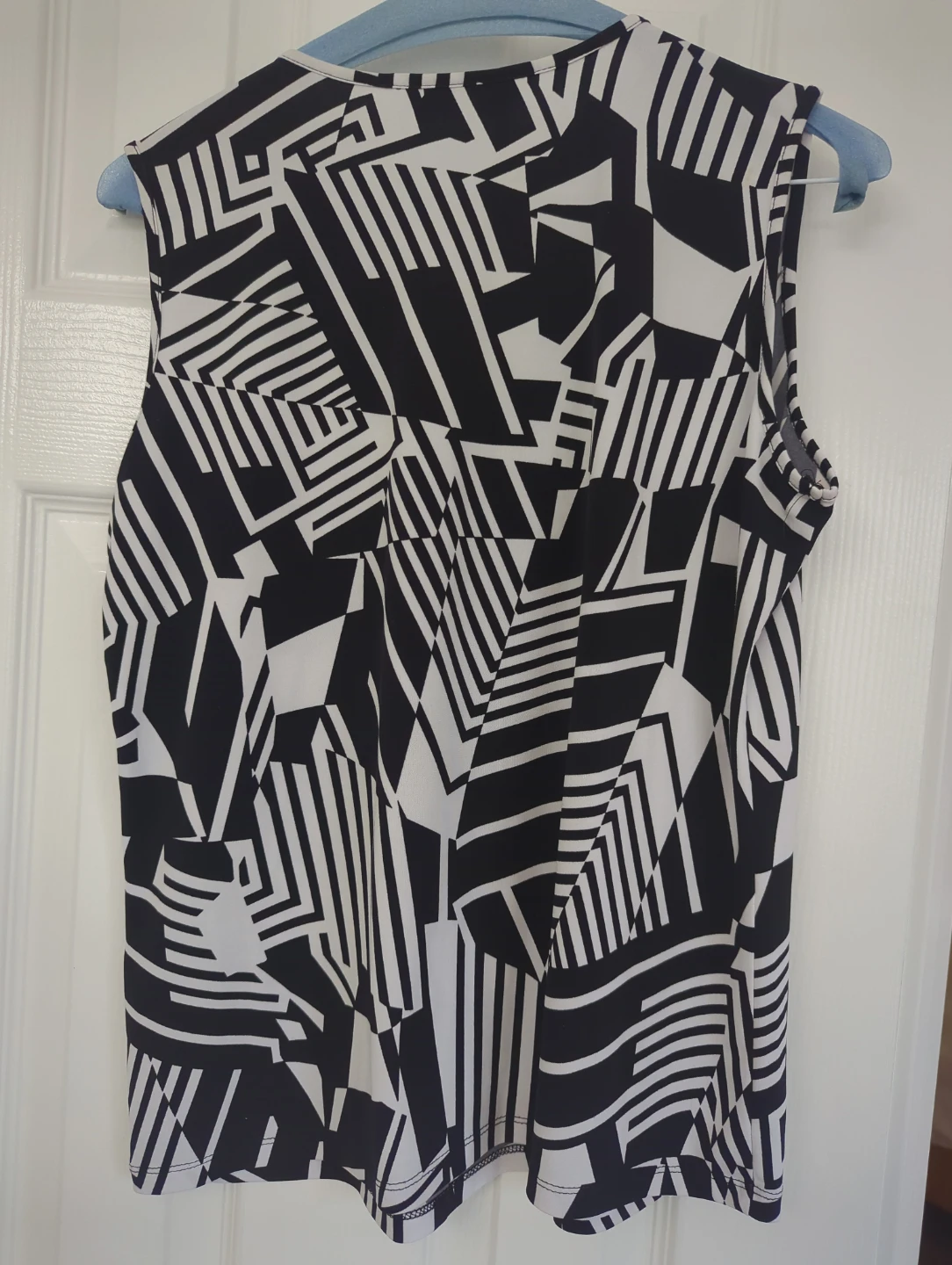 Tanjay Petites Sleeveless Black & White Geometric Top - PS/P - photo 4