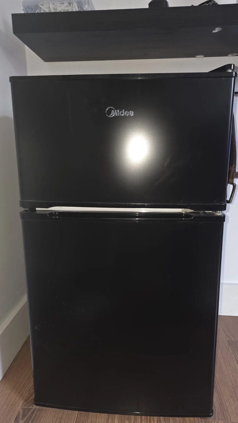 Midea Mini Fridge