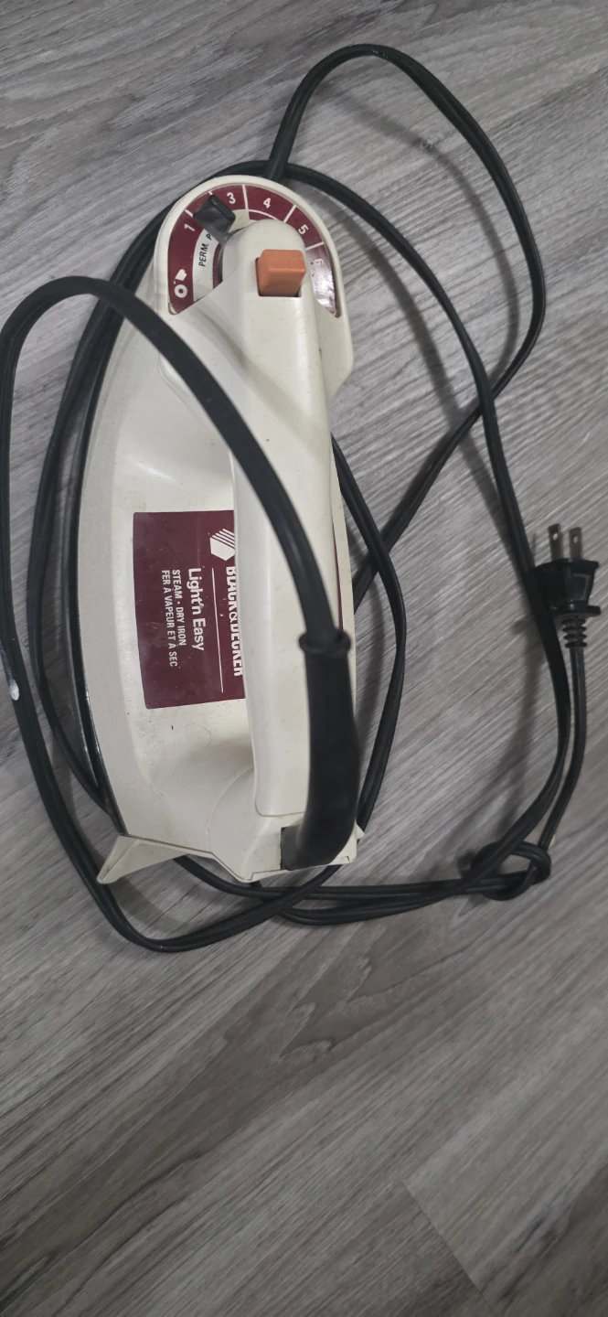 Black & Decker Light 'n Easy Iron
