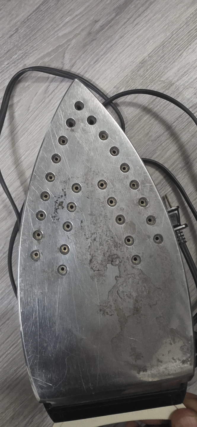Black & Decker Light 'n Easy Iron - photo 2