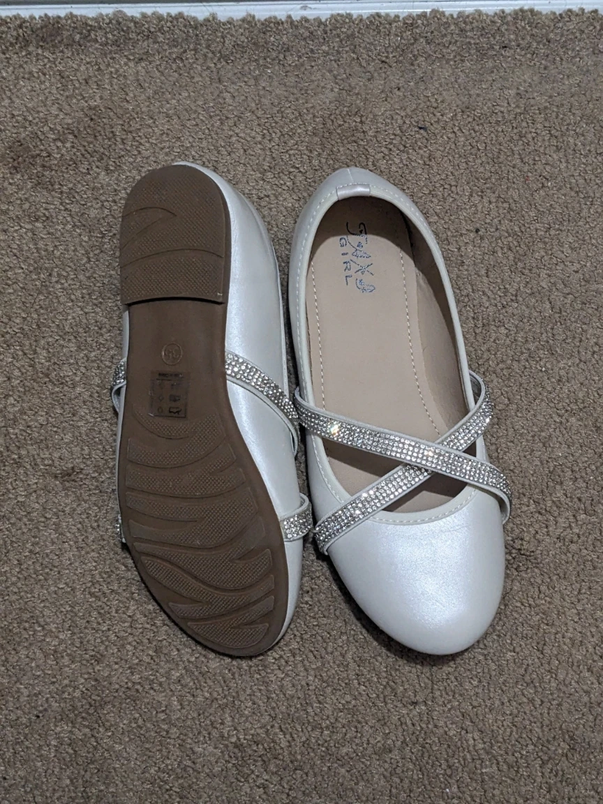 White Sparkly Strap Flats - Size 1- 1.5 for girls - photo 5