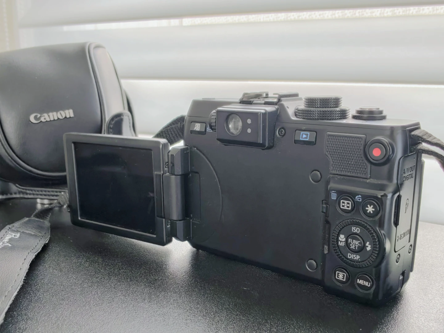 Canon PowerShot G1 X Digital Camera with Case + Batteries - photo 4