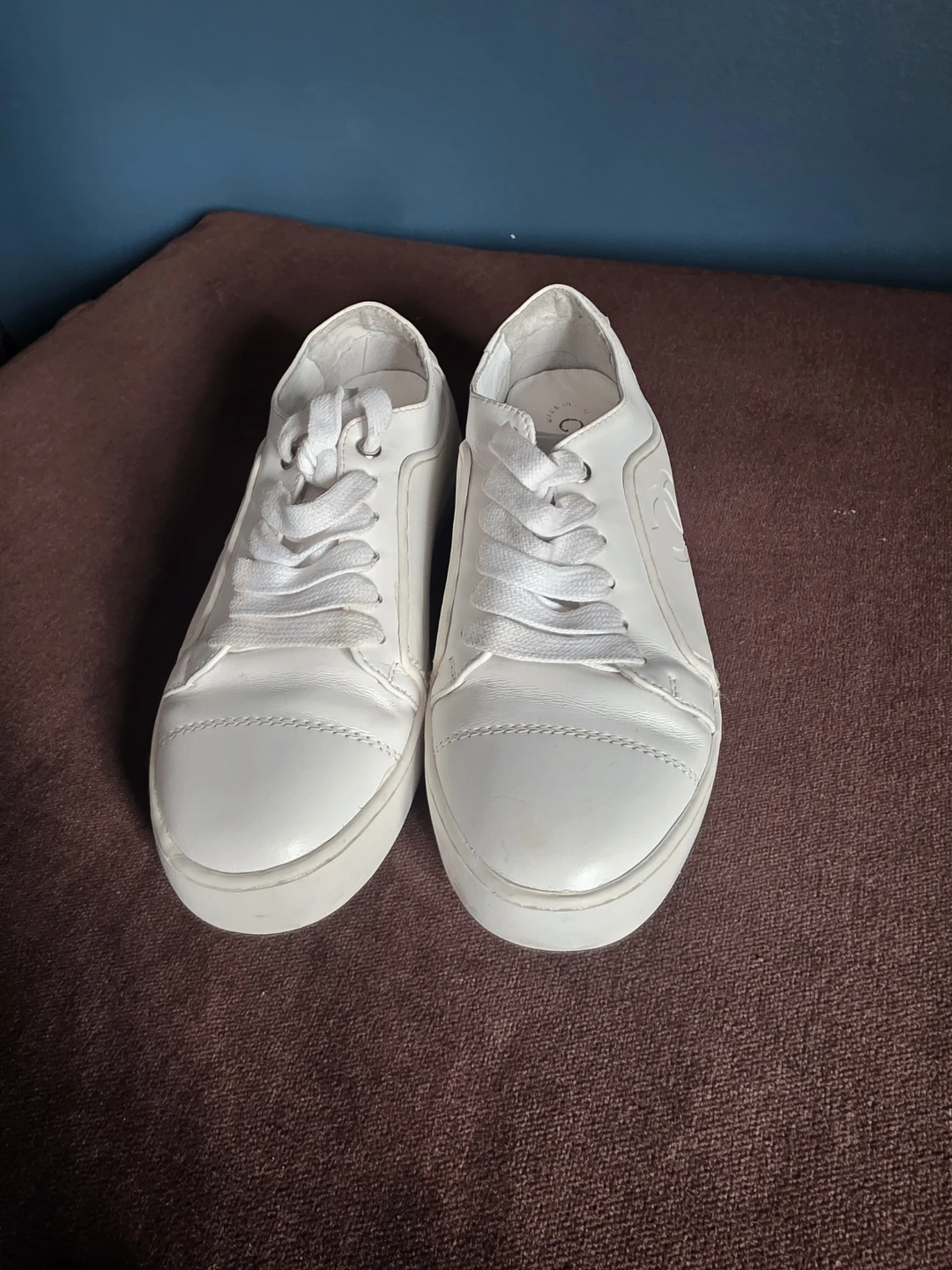 Chanel White Leather CC Logo Sneakers - photo 3