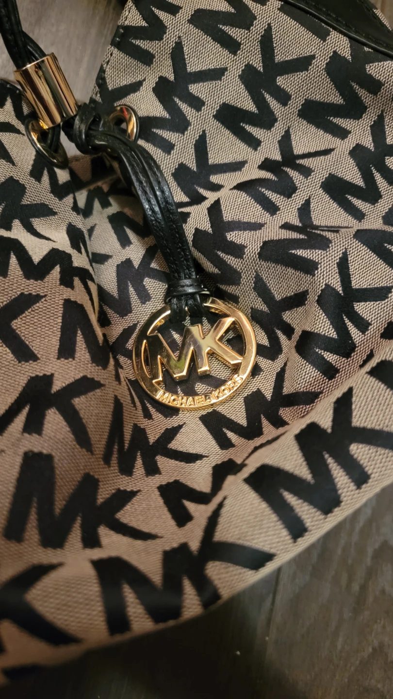 Michael Kors MK Signature Tote Bag - photo 2