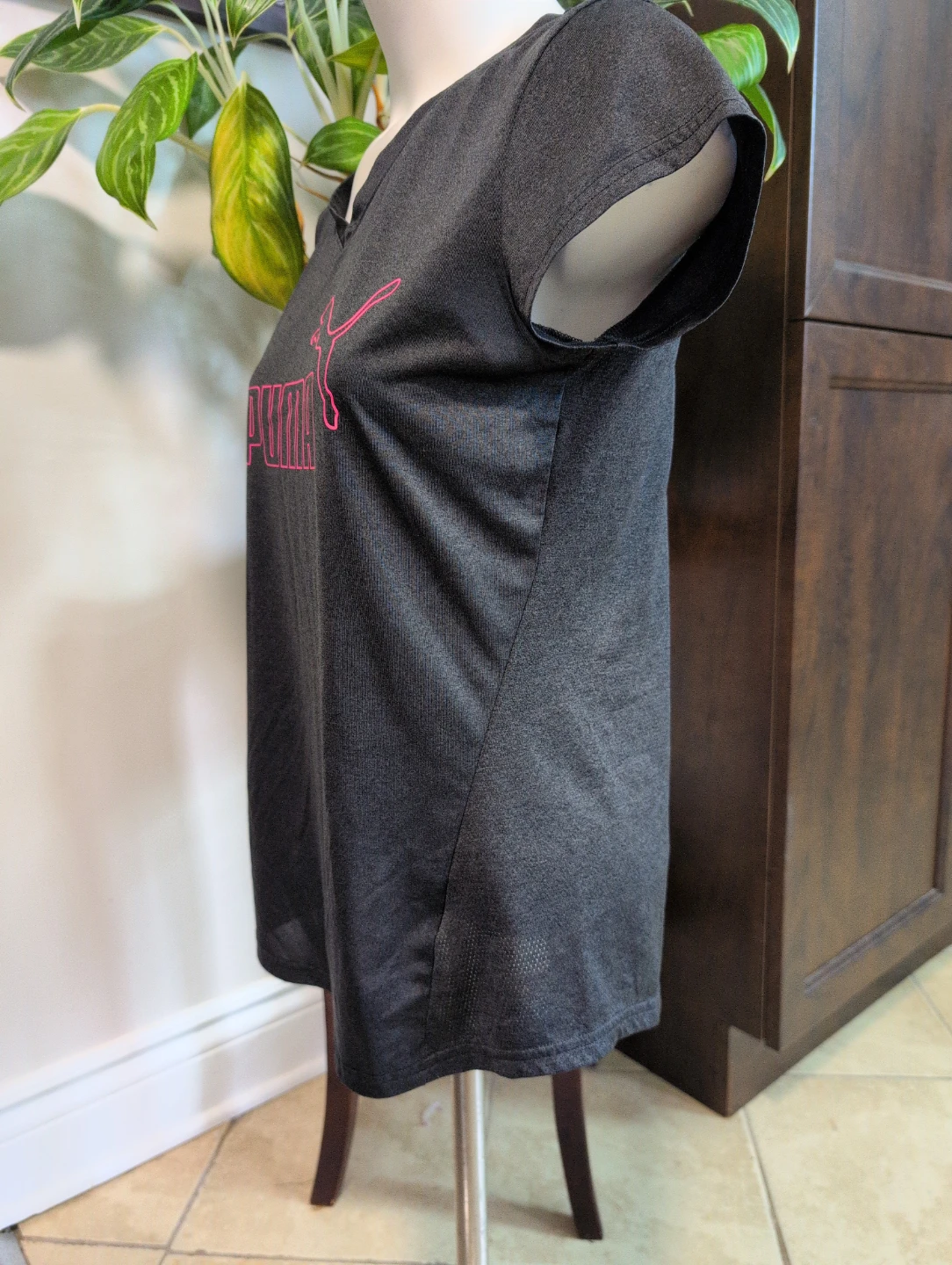 Puma Women's Grey V-Neck T-Shirt Size M - photo 3