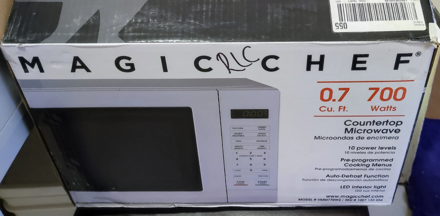 Magic Chef 0.7 Cu. Ft. Countertop Microwave - photo 2