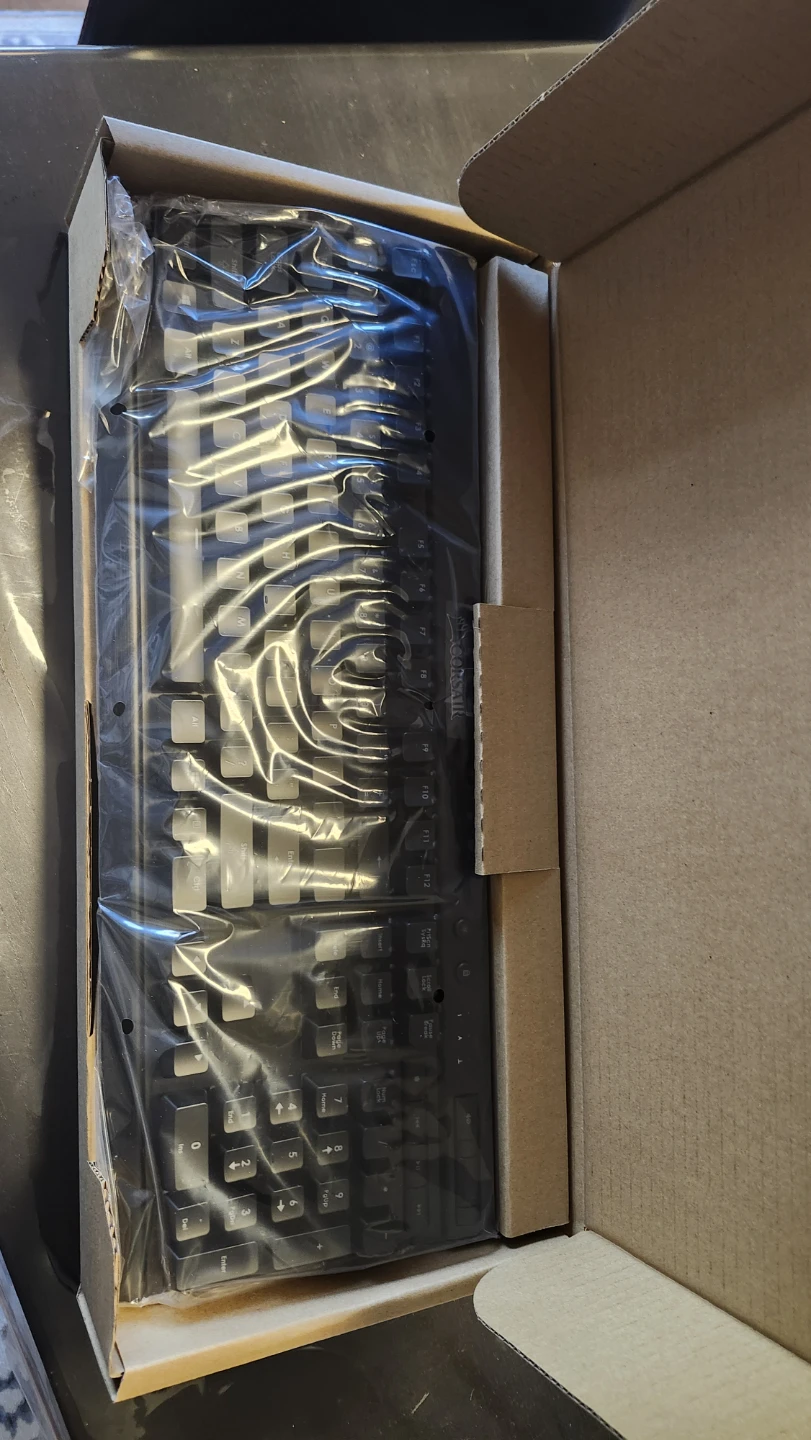 Corsair K70 RGB Mechanical Keyboard Cherry Mc Switches - photo 3
