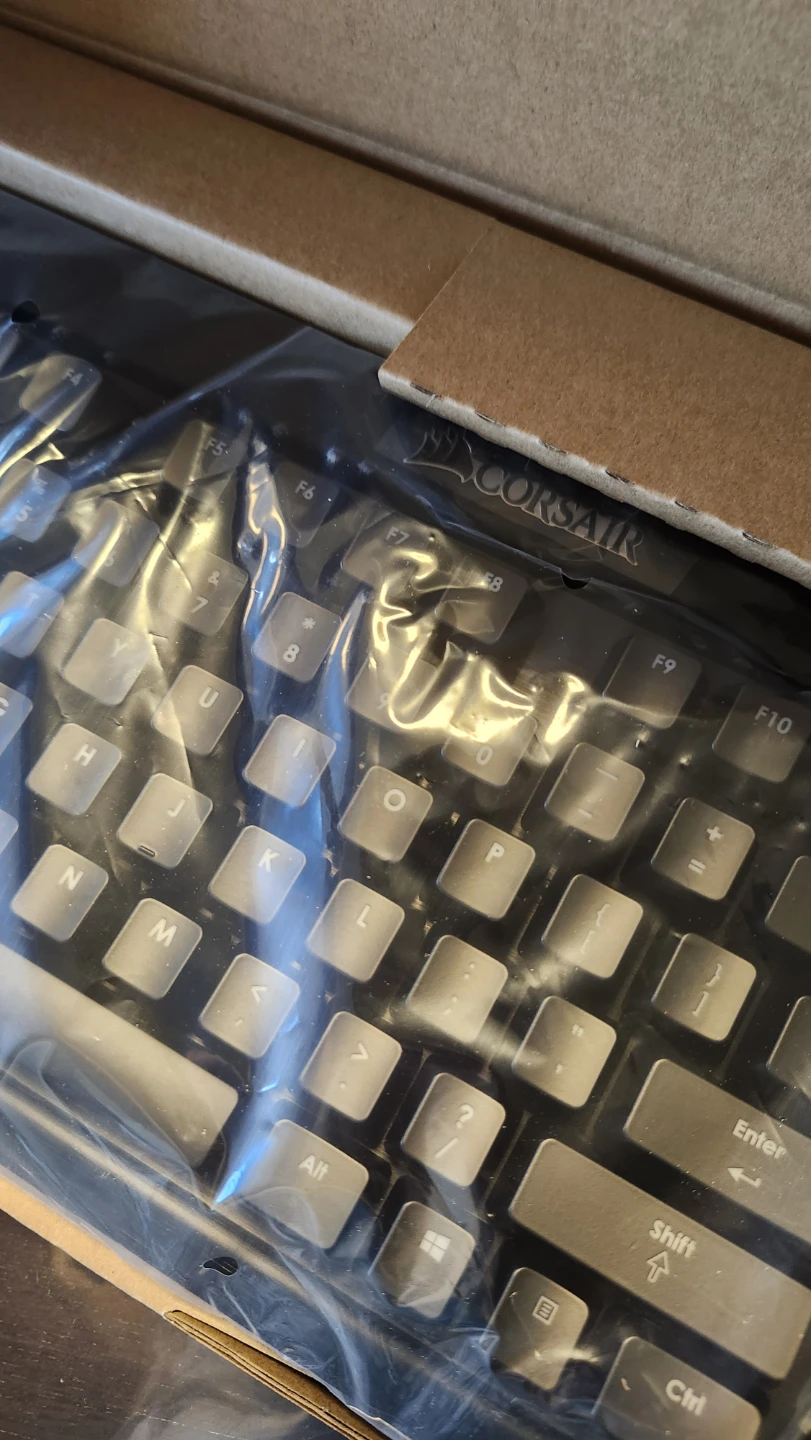 Corsair K70 RGB Mechanical Keyboard Cherry Mc Switches - photo 4