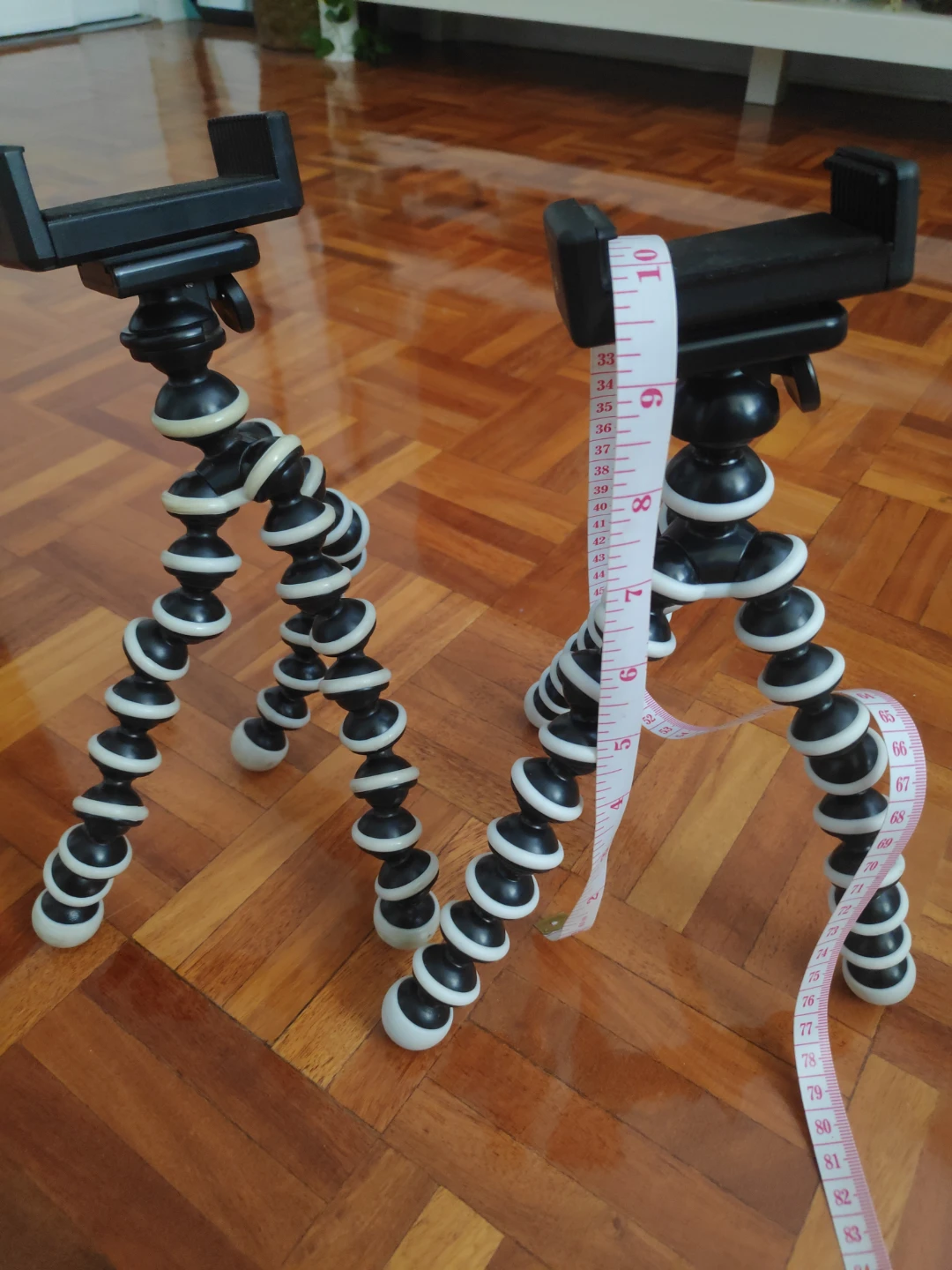 2 Flexible Tripods for Smartphones - photo 3
