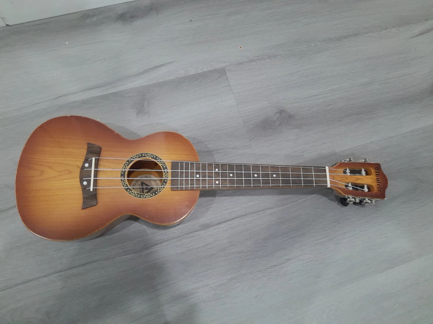 Ukulele - photo 3