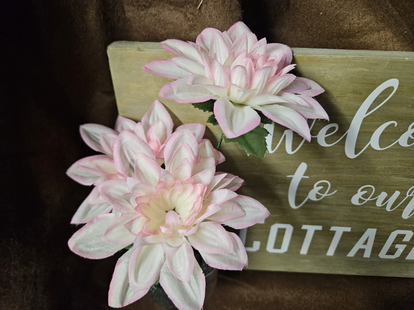 Welcome to our Cottage Sign with Flowers - photo 2