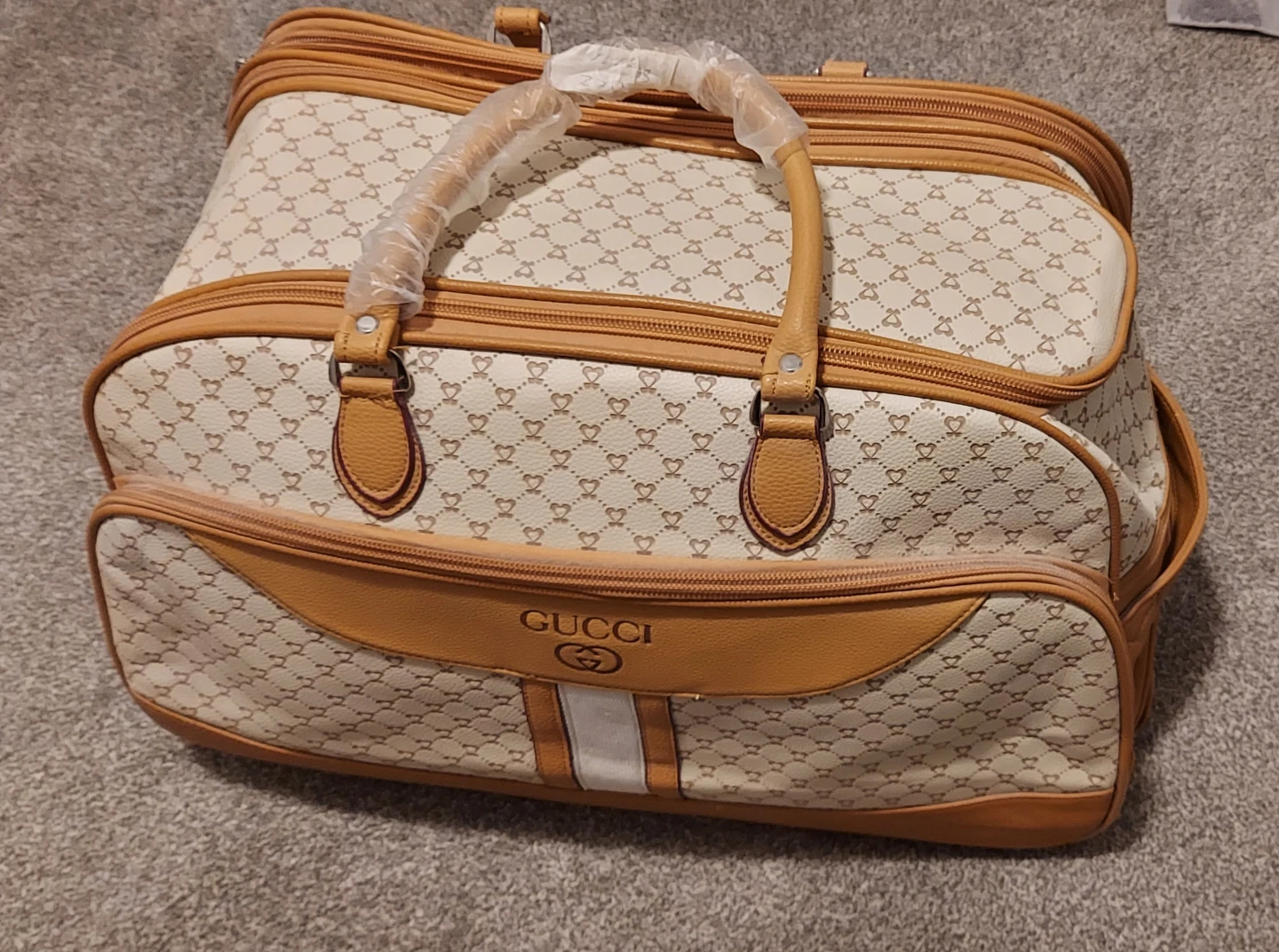 Rolling duffel bag