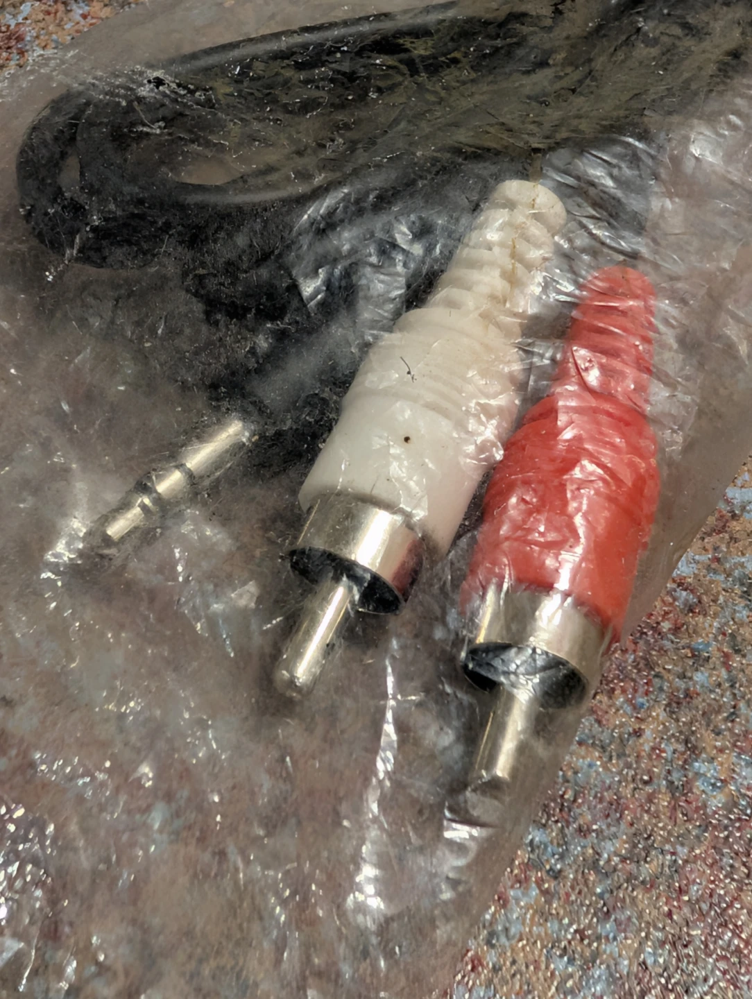 3.5mm to RCA Stereo Audio Cable - photo 2