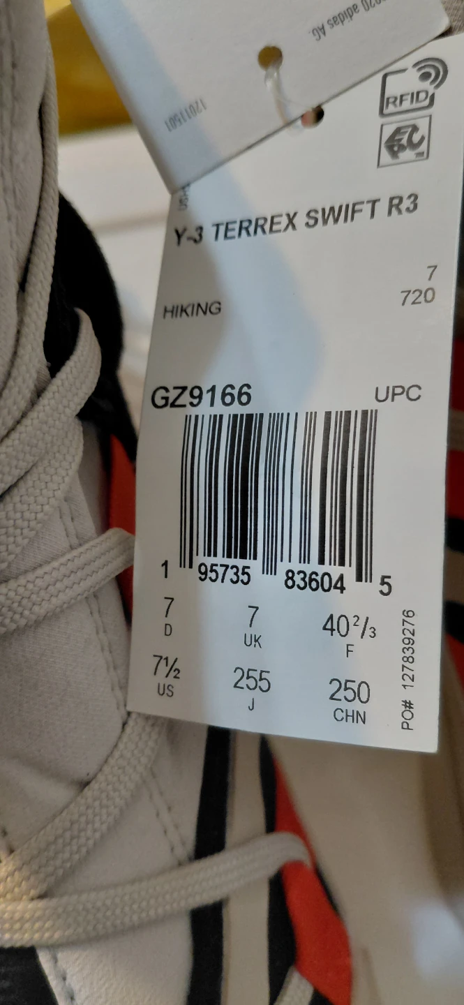 Y-3 TERREX SWIFT R3 GORE-TEX Hiking Boots Size 7 - photo 3