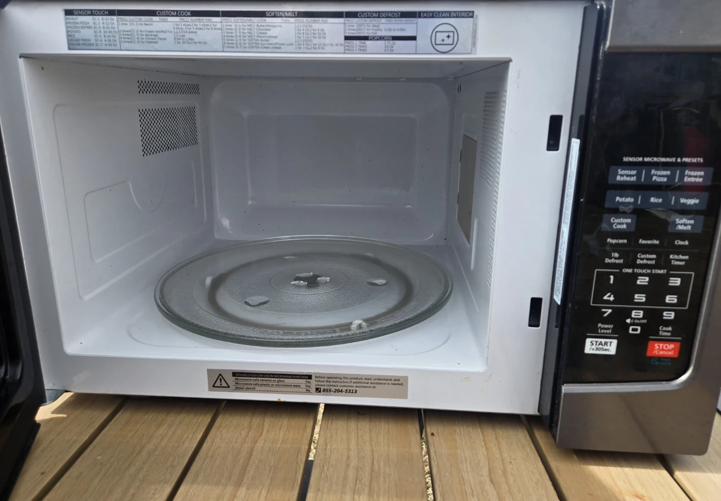 Toshiba Sensor Microwave with Presets