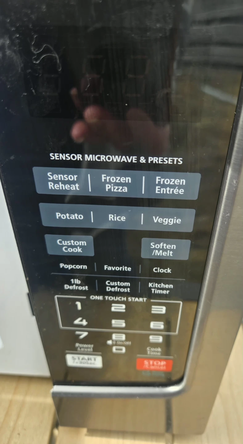 Toshiba Sensor Microwave with Presets - photo 3