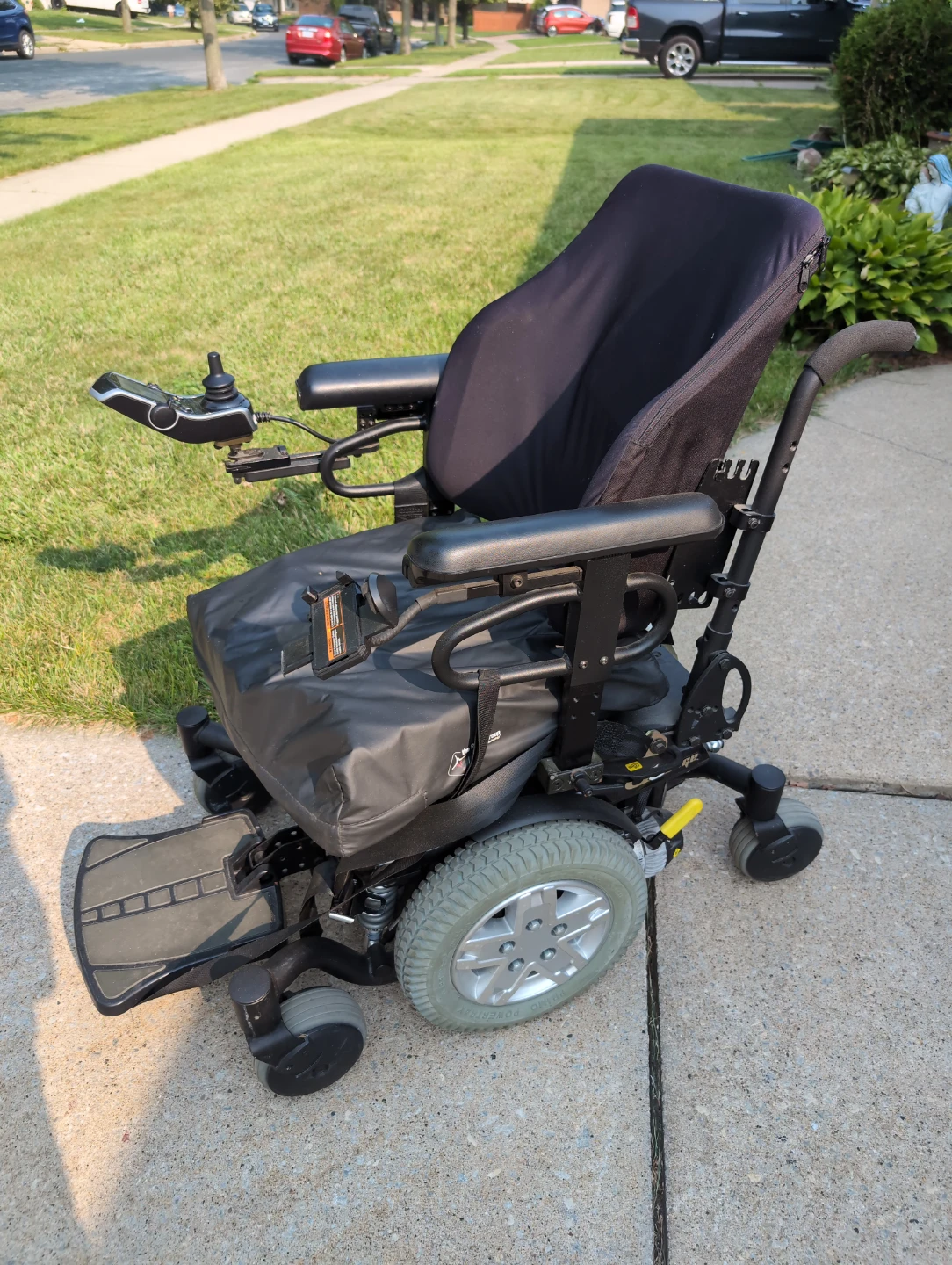 Quantum Power Wheelchair - photo 3