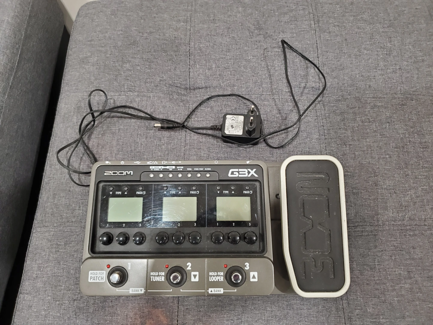 ZOOM G3X Guitar Multi-Effects Pedal with Expression Pedal