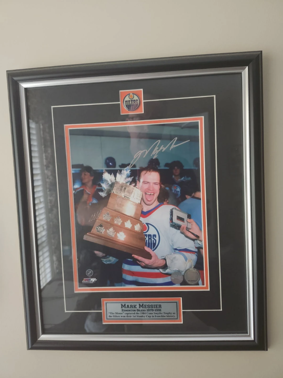 Autographed Mark Messier Autographed Photo - Edmonton Oilers