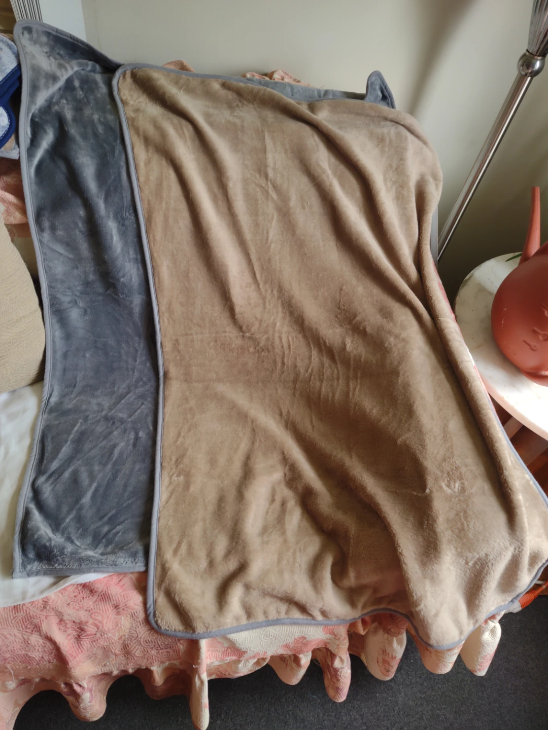 Medium size pet blankets