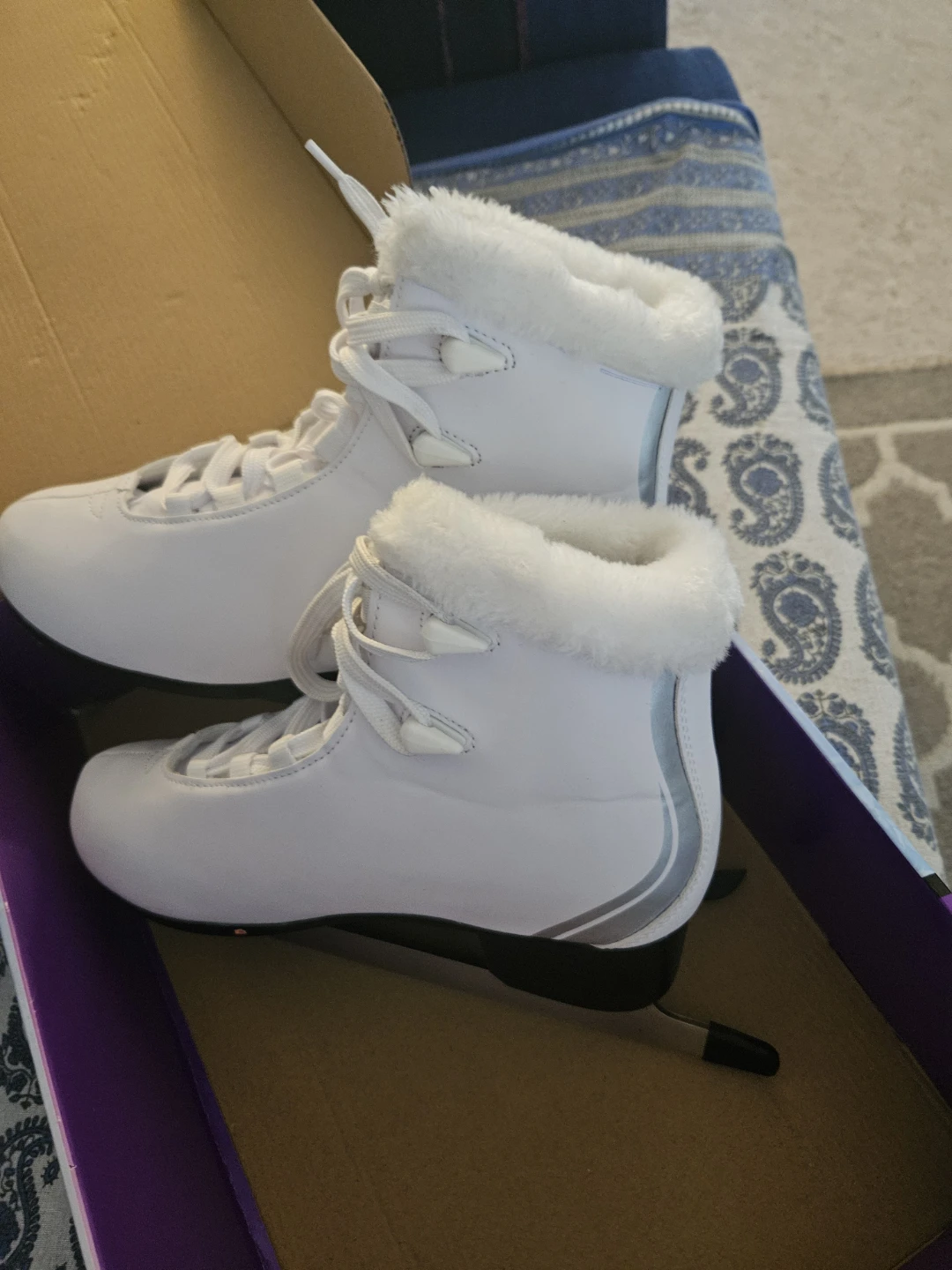 Figure Skates with Warm Fur Collar - photo 5