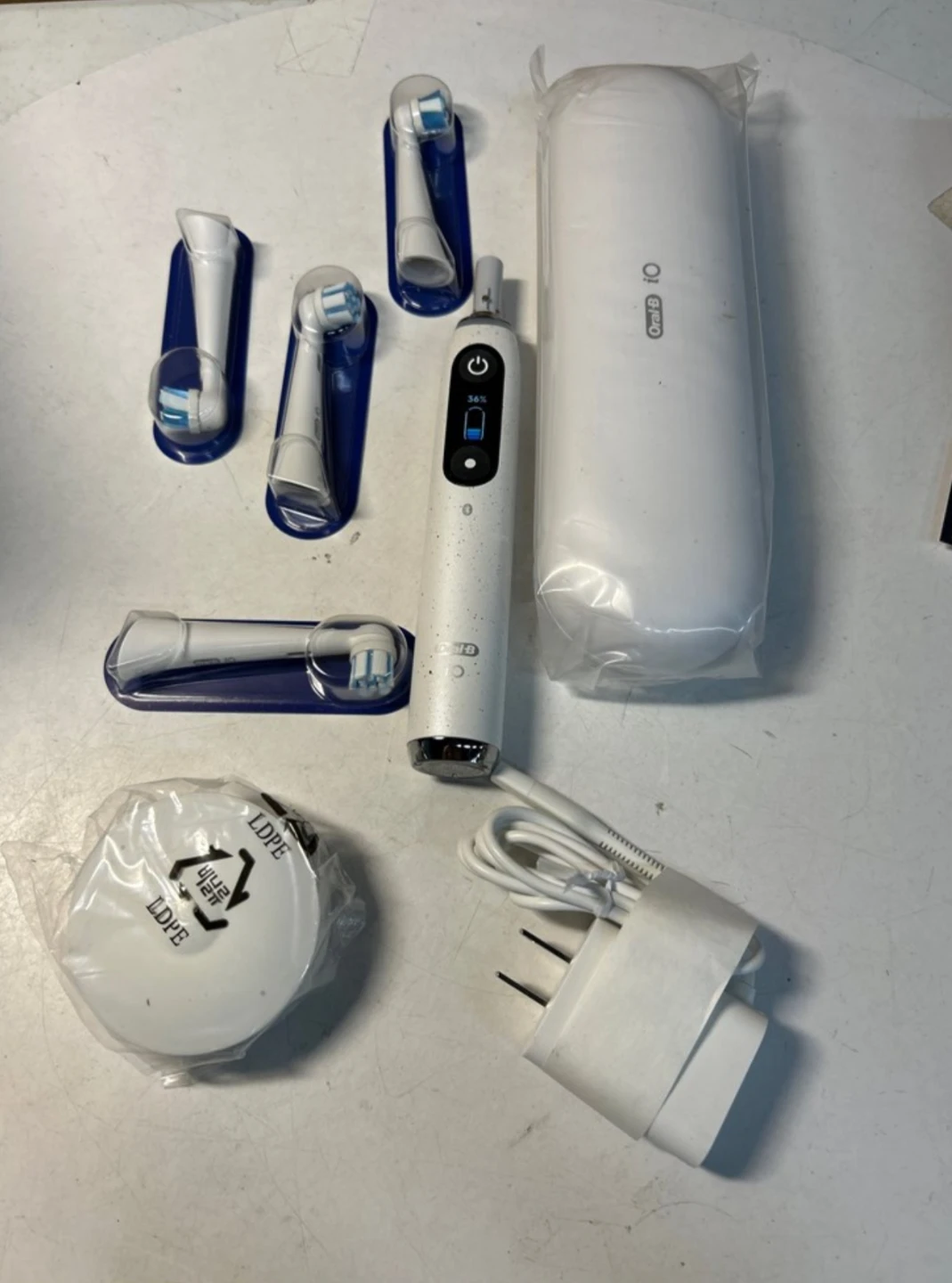 Oral-B iO Series 10 Electric Toothbrush - Stardust White - photo 2
