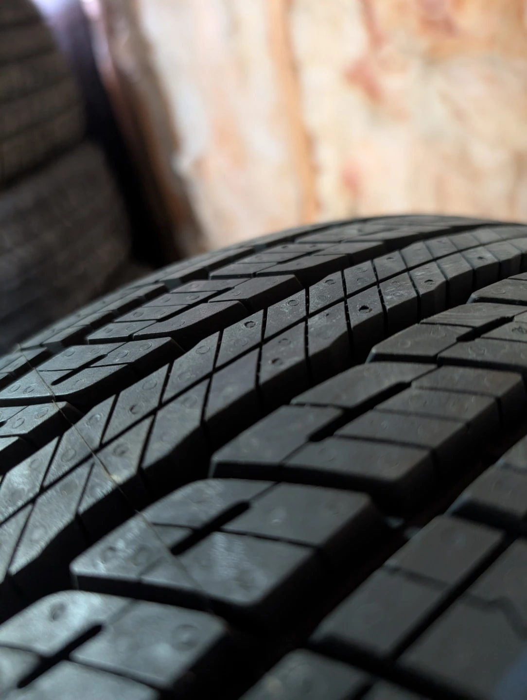 (4)-185/65R14 All Season Tires/Steel Rims 2011 Hyundai Accent - photo 2
