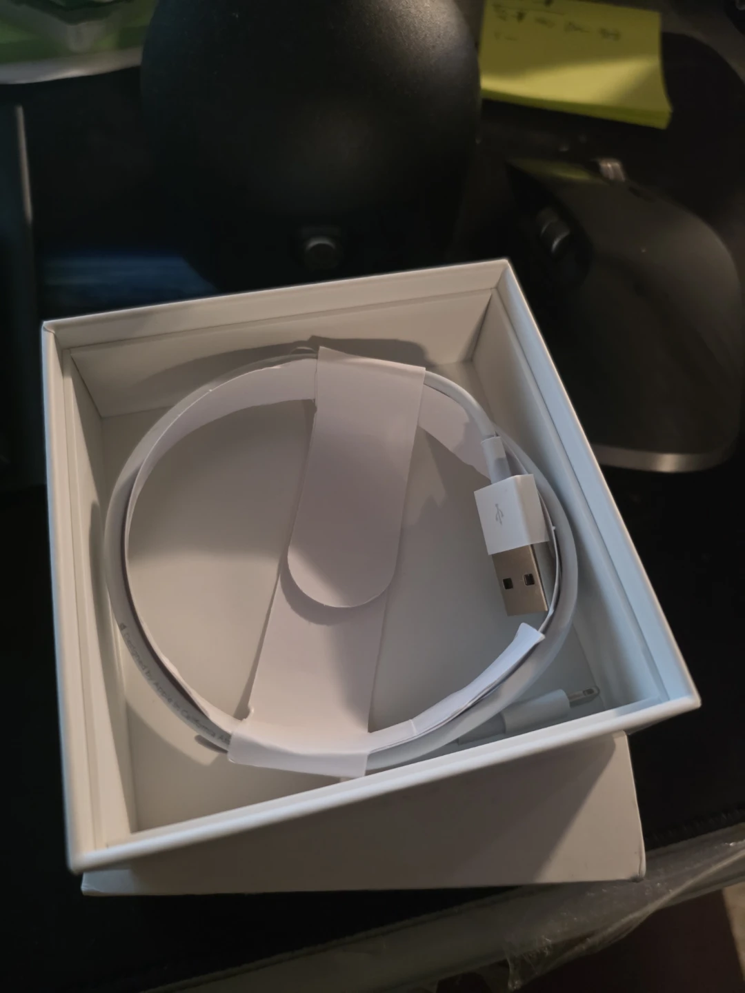 Apple AirPods with Charging Case - photo 2