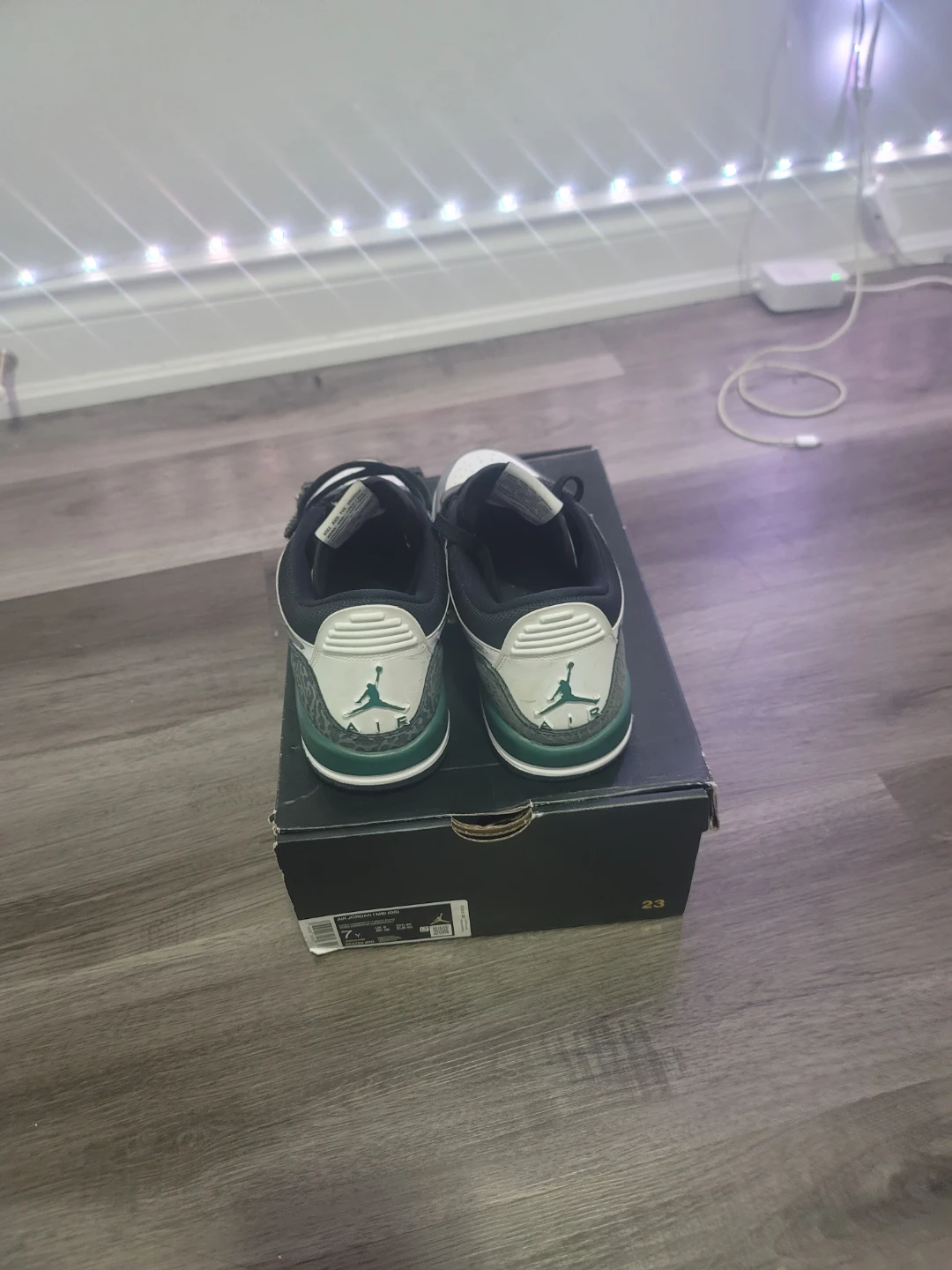 Nike Air Jordan  Shoes $90 each + white&Gold adidas $50 - photo 3