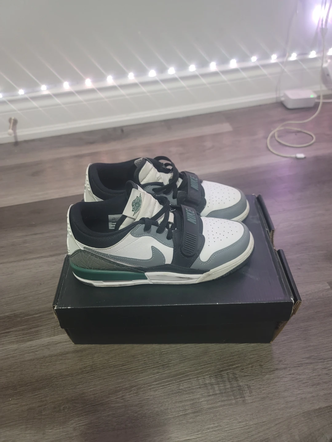 Nike Air Jordan  Shoes $90 each + white&Gold adidas $50 - photo 4