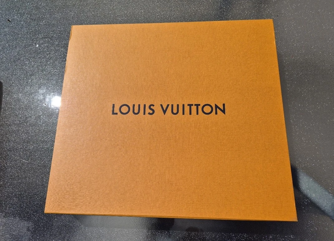 Louis Vuitton Box with Dust Bag and Ribbon - photo 3