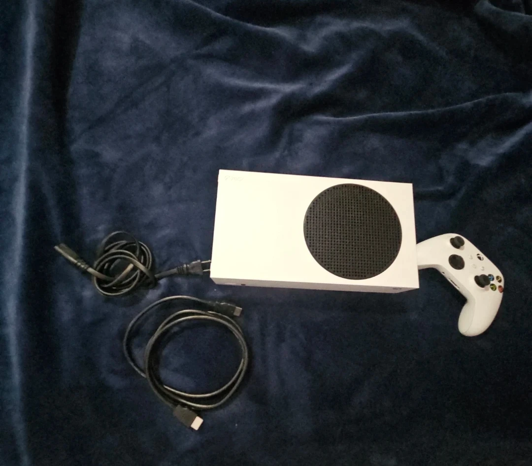 Xbox Series S Console with Controller Comes in Box