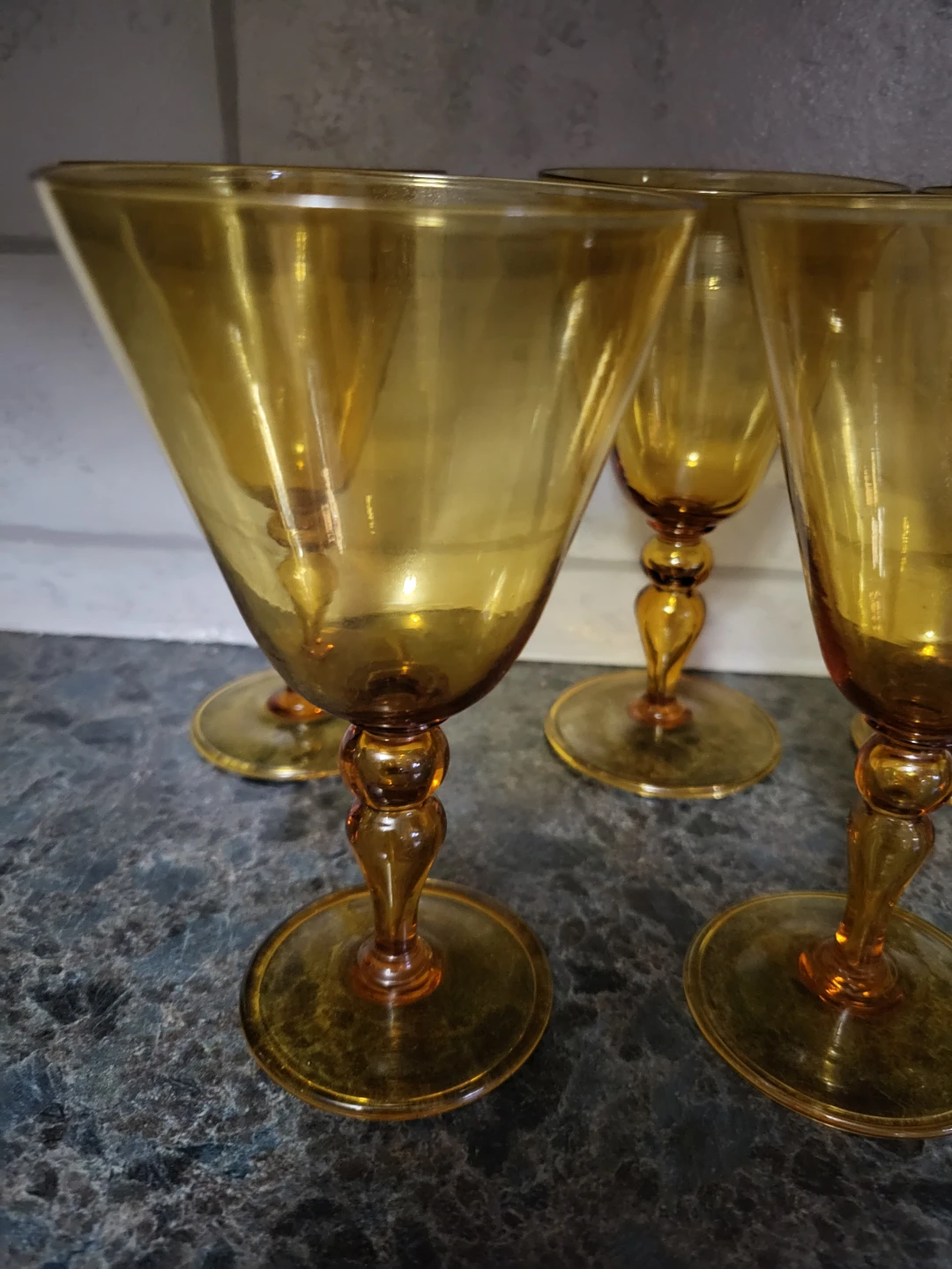 Set of 7 Vintage Amber Coloured Wine Glasses - photo 2