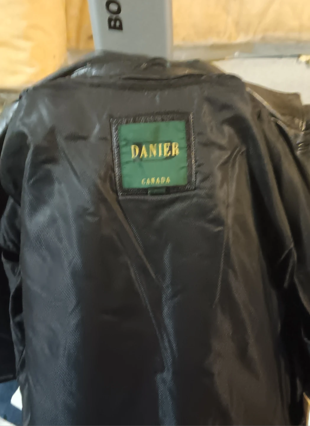 Danier Leather Jacket - photo 3