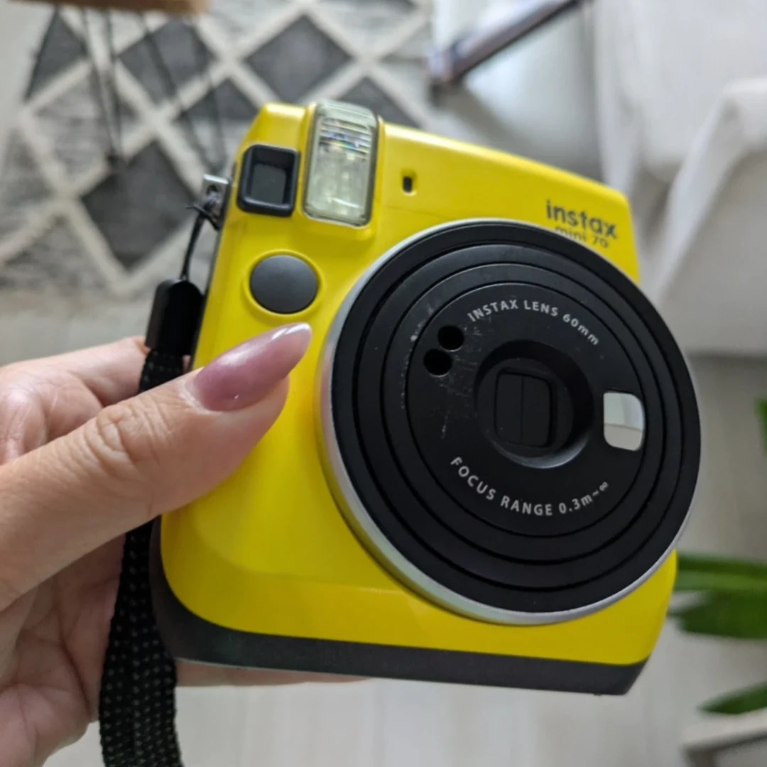 Fujifilm Instax Mini 70 Film Camera - photo 3