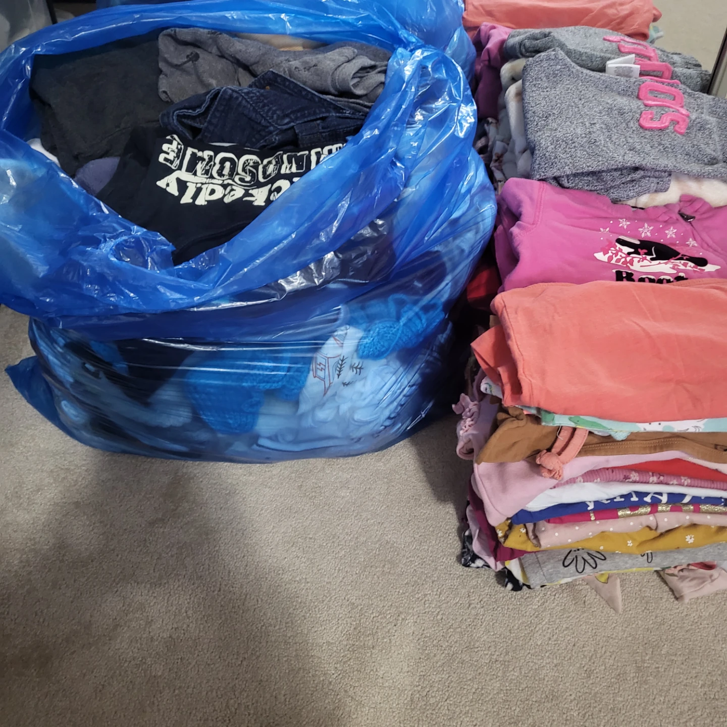 ( 190+) Bundle of Boys & Girls'  Brand names Clothes - photo 3