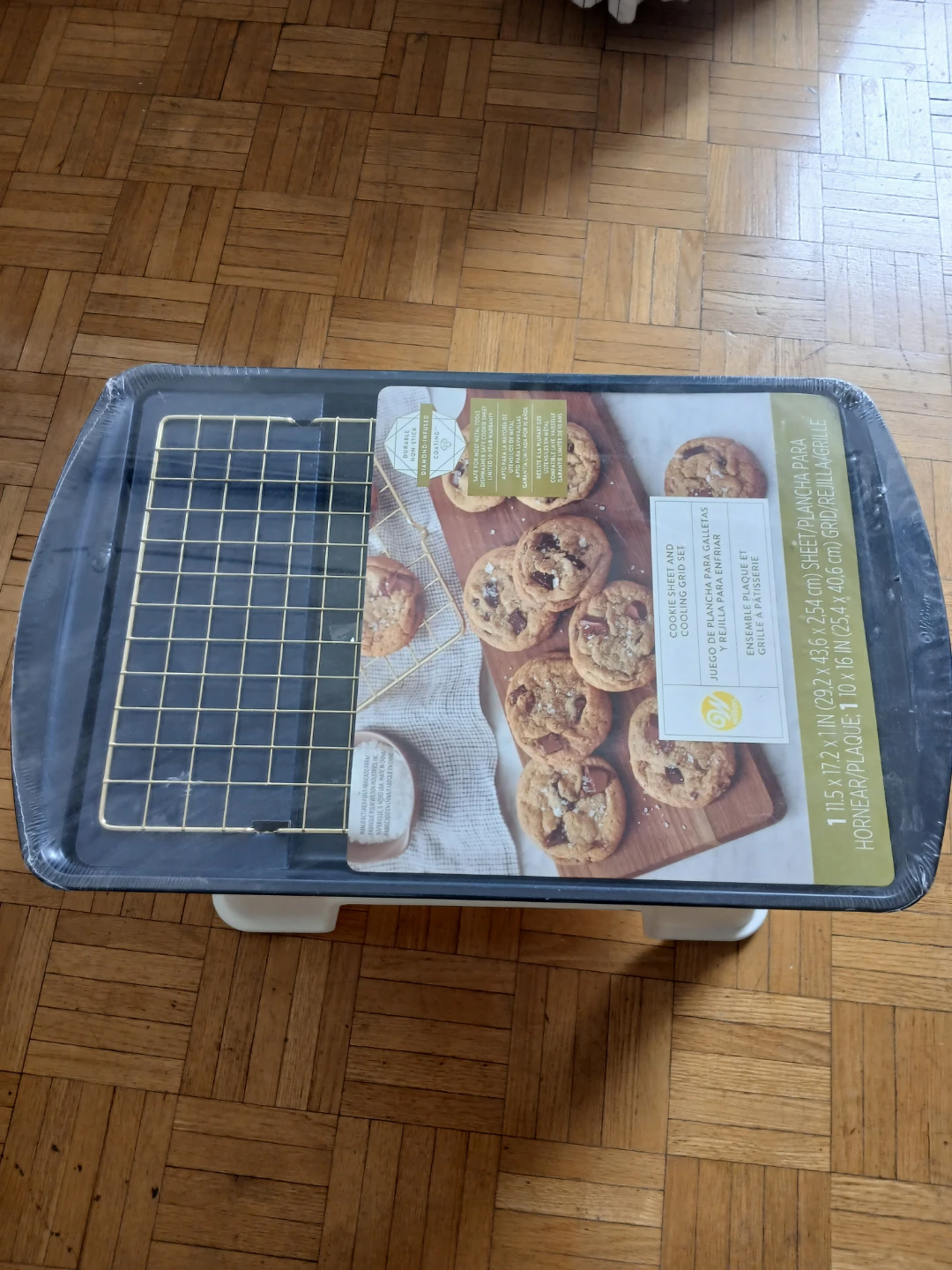 Wilton Cookie Sheet and Cooling Grid Set