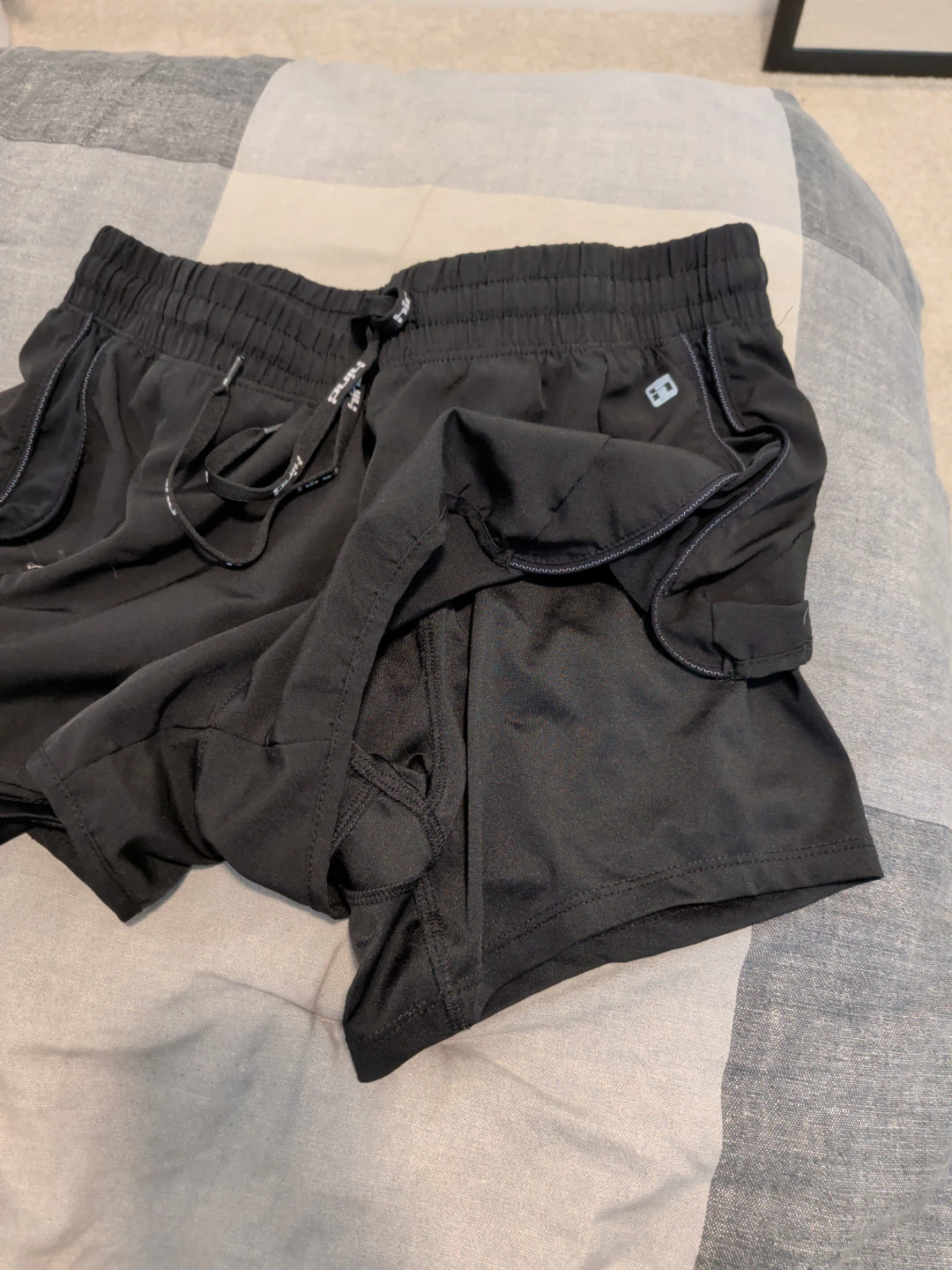 Black running shorts - photo 2